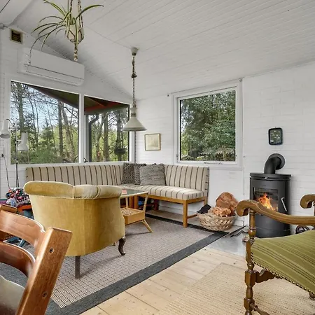 Feriehus Stunning In With Kitchen Thyholm